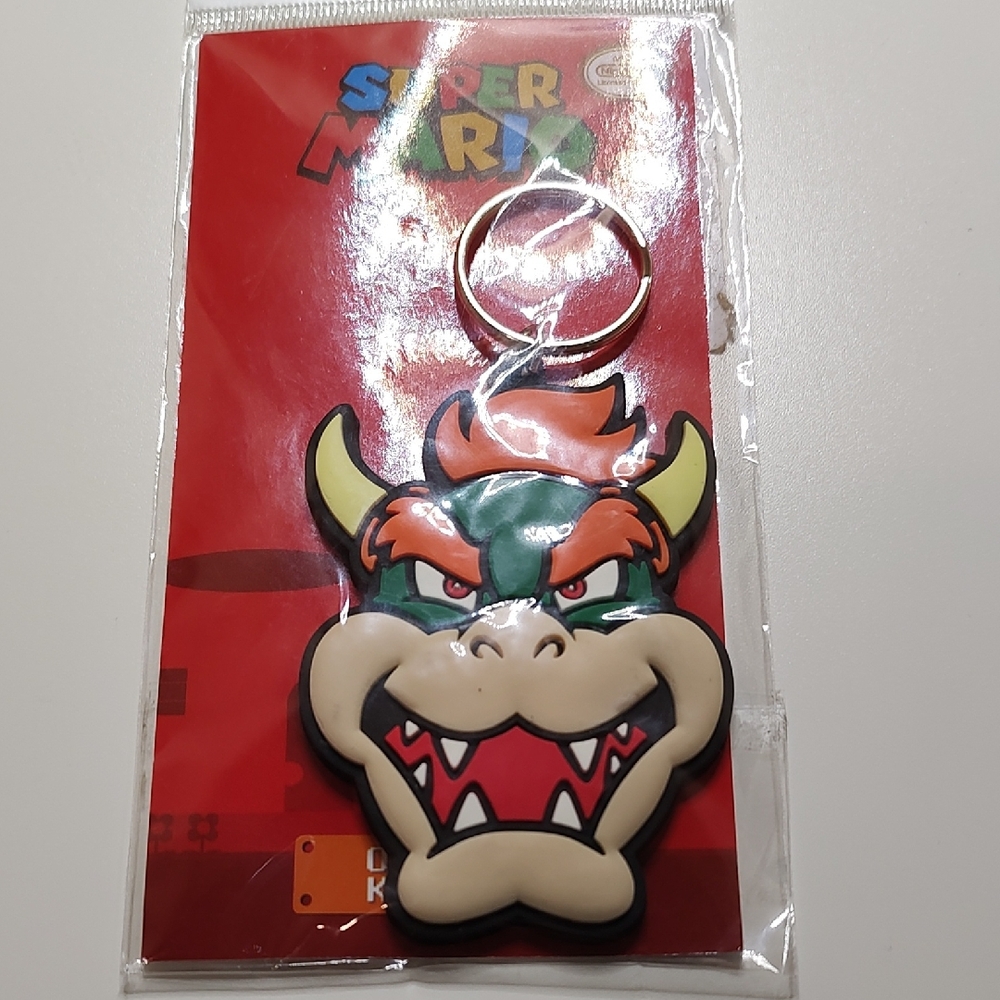Nintendo Super Mario Bowser Face Keychain - Red, Green, Cream